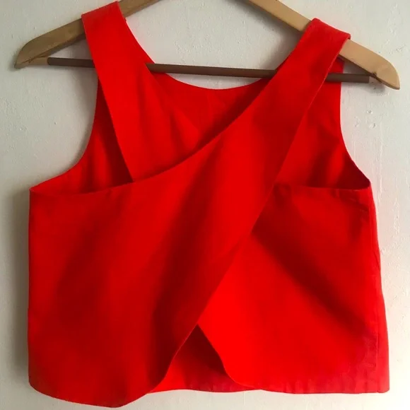 KOURT Cross Back Top - Picture 6 of 9